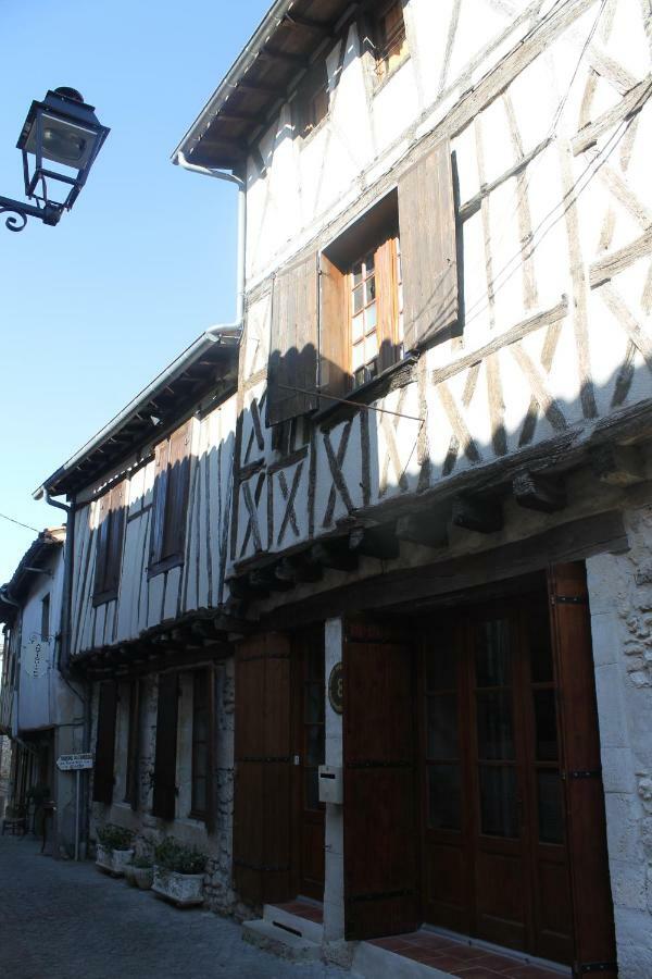 L' Ancien Relais De Poste - Margot Apartment Casteljaloux Exterior photo